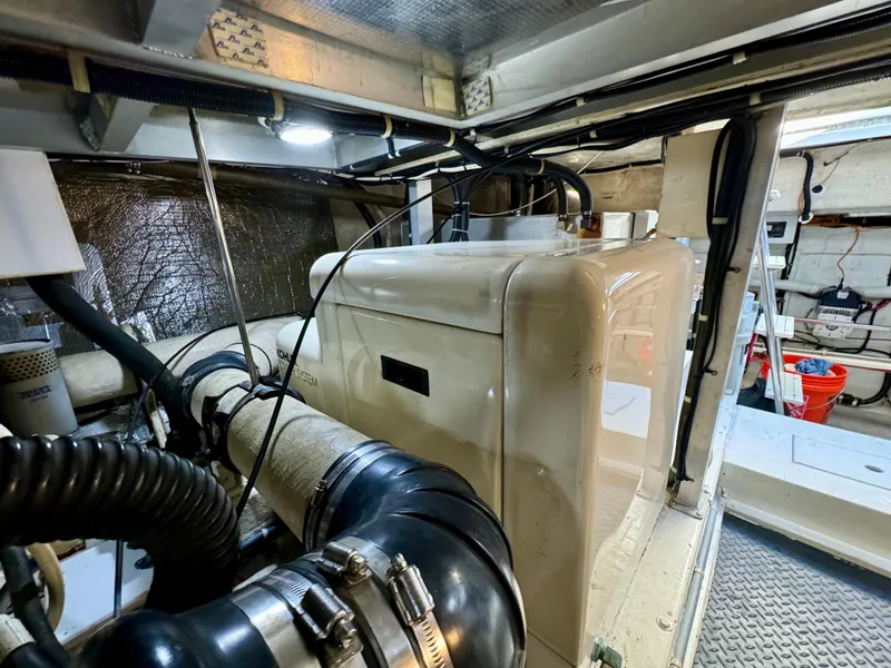 Slide: The Image of Navigator 4600 Pilothouse 1998 - 73