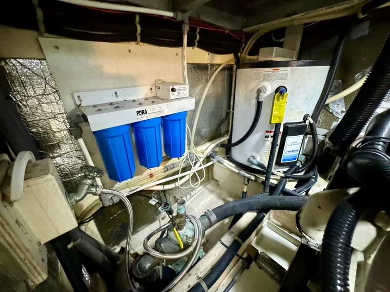 Slide: The Image of Navigator 4600 Pilothouse 1998 - 79