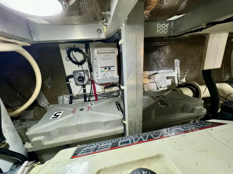Slide: The Image of Navigator 4600 Pilothouse 1998 - 80