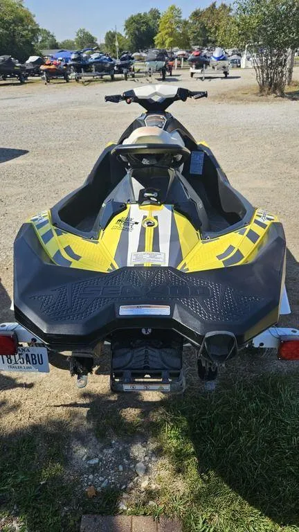 Slide: The Image of Sea-Doo Spark 3up IBR ROTAX® 900 HO ACE™ Convenience Package 2015 - 5