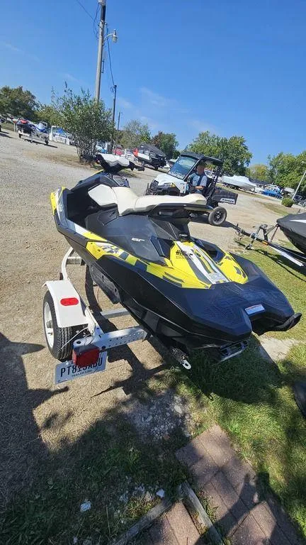 Slide: The Image of Sea-Doo Spark 3up IBR ROTAX® 900 HO ACE™ Convenience Package 2015 - 7