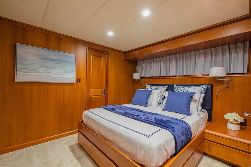 Slide: The Image of Burger Raised Pilothouse 2023 - 51