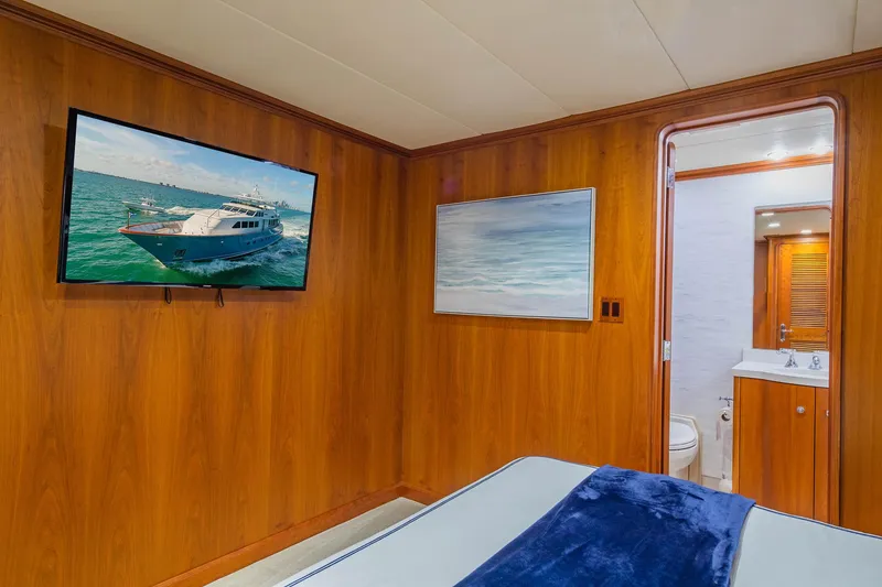 Slide: The Image of Burger Raised Pilothouse 2023 - 52