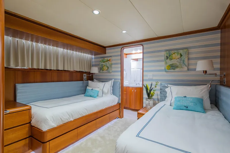 Slide: The Image of Burger Raised Pilothouse 2023 - 55