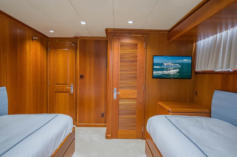 Slide: The Image of Burger Raised Pilothouse 2023 - 57