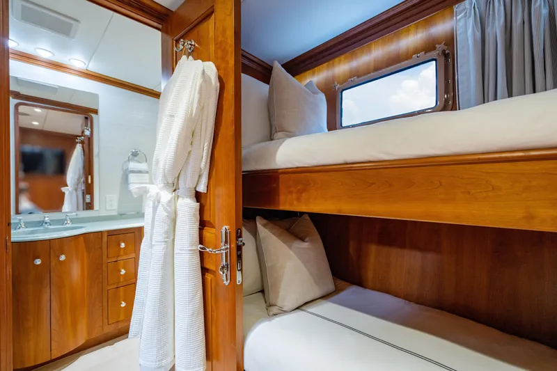 Slide: The Image of Burger Raised Pilothouse 2023 - 63