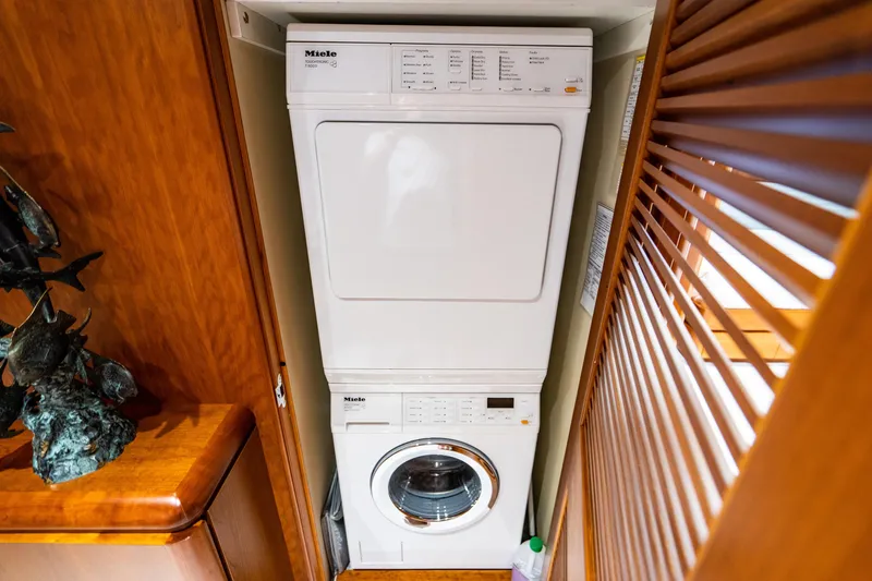 Slide: The Image of Burger Raised Pilothouse 2023 - 68