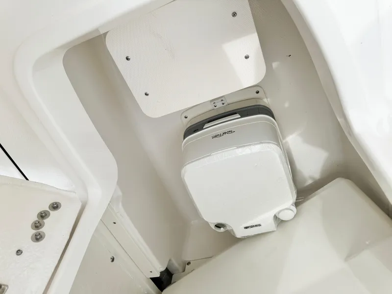 Slide: The Image of Robalo 226 Cayman 2024 - 59