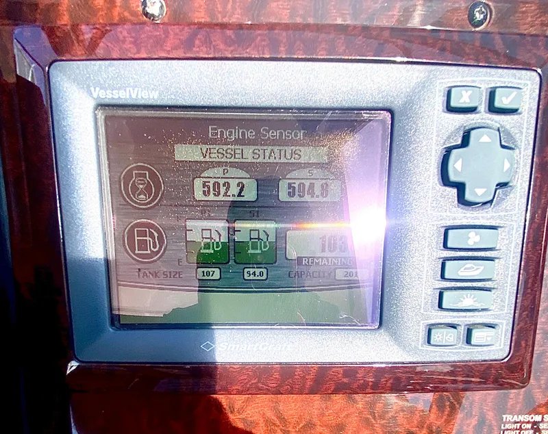 Slide: The Image of Sea Ray 330 Sundancer 2010 - 13