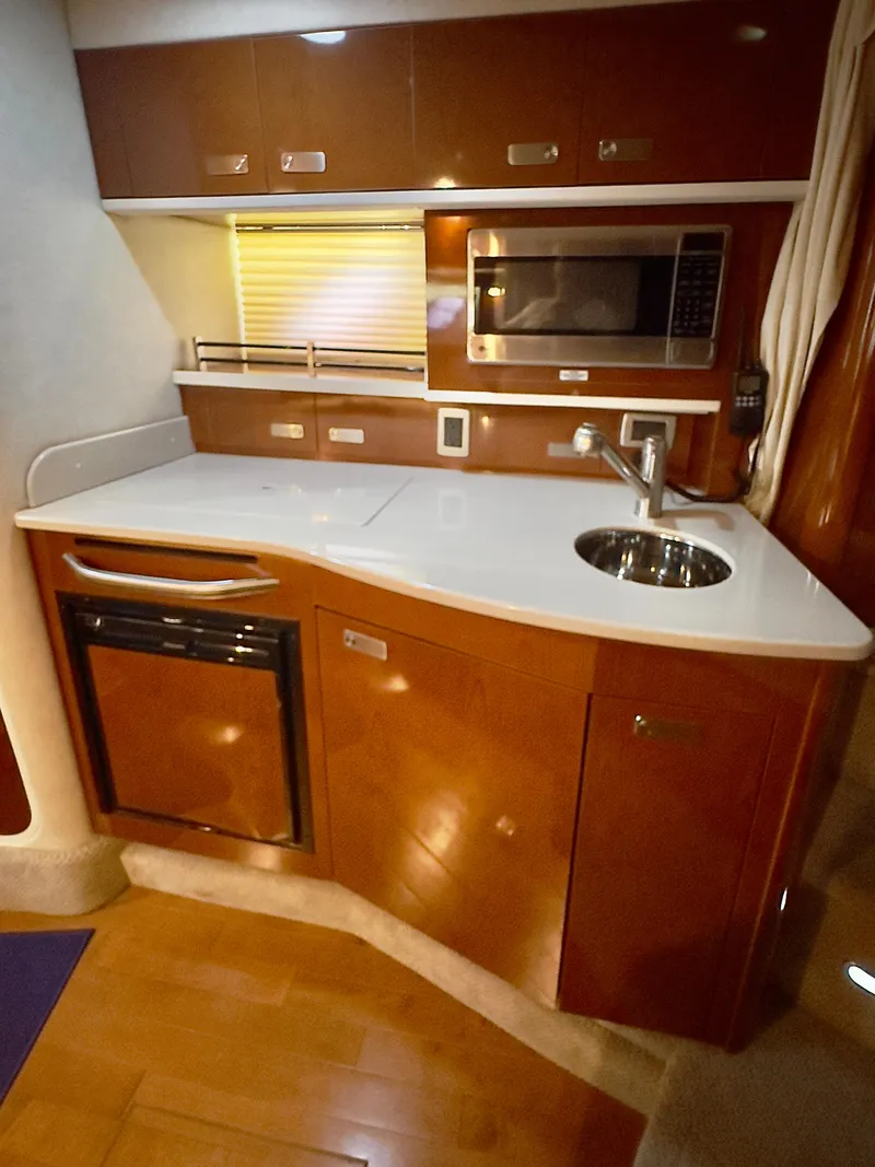Slide: The Image of Sea Ray 330 Sundancer 2010 - 21