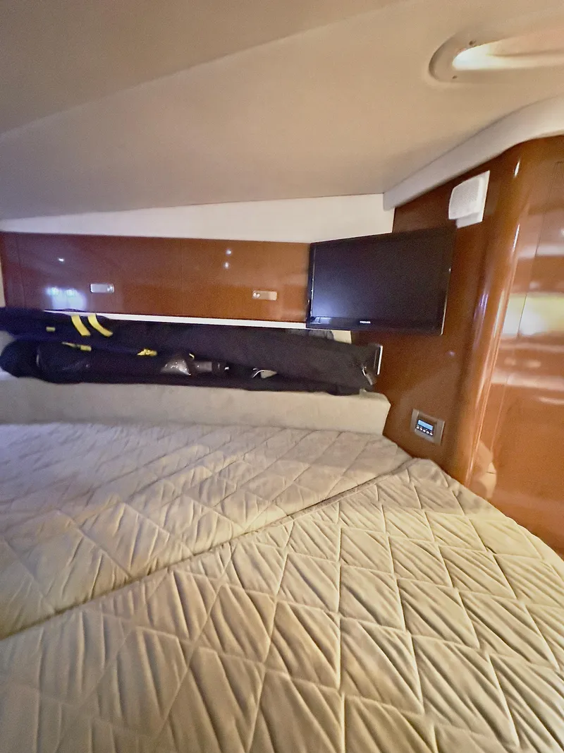 Slide: The Image of Sea Ray 330 Sundancer 2010 - 22