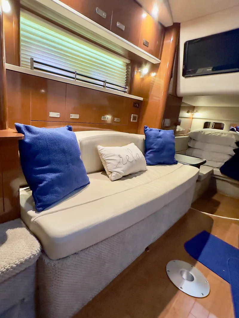 Slide: The Image of Sea Ray 330 Sundancer 2010 - 23