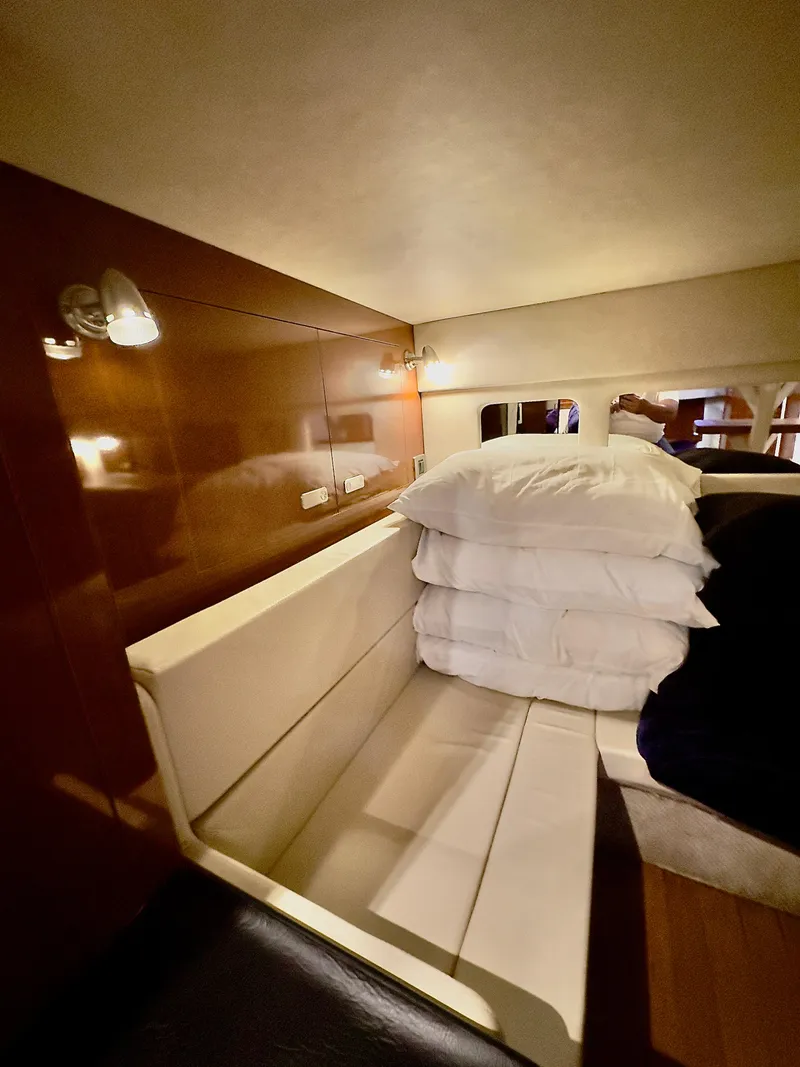 Slide: The Image of Sea Ray 330 Sundancer 2010 - 25