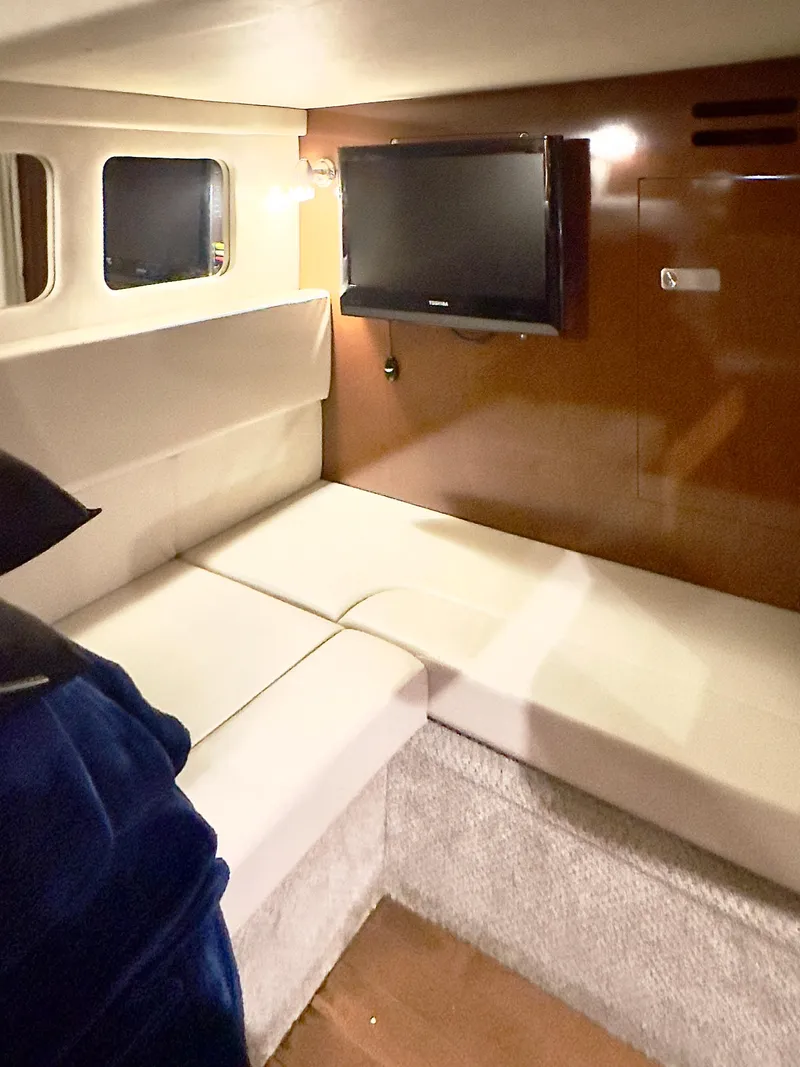 Slide: The Image of Sea Ray 330 Sundancer 2010 - 26