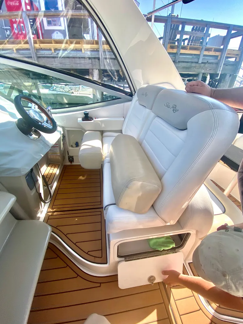 Slide: The Image of Sea Ray 330 Sundancer 2010 - 9