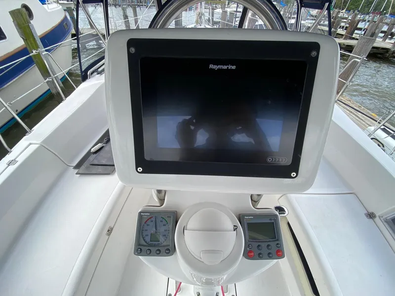 Slide: The Image of 2008 Hunter 36 "Free & Easy" - 14