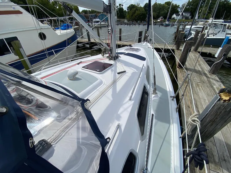 Slide: The Image of 2008 Hunter 36 "Free & Easy" - 18