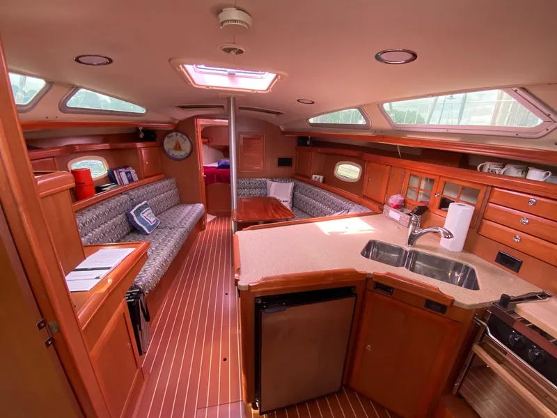 Slide: The Image of 2008 Hunter 36 "Free & Easy" - 21