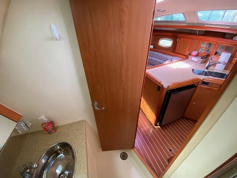 Slide: The Image of 2008 Hunter 36 "Free & Easy" - 26