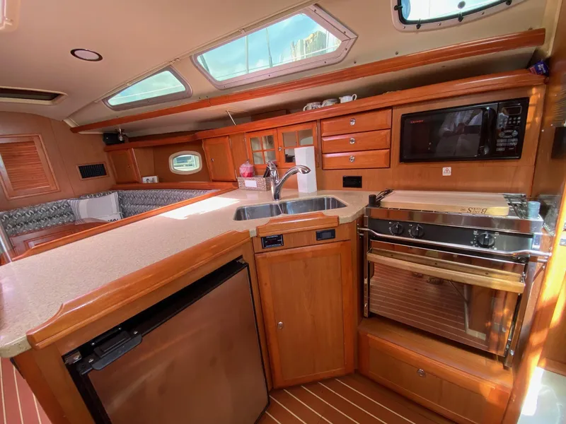 Slide: The Image of 2008 Hunter 36 "Free & Easy" - 29