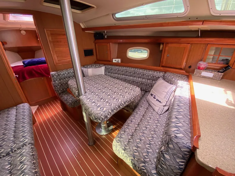 Slide: The Image of 2008 Hunter 36 "Free & Easy" - 31