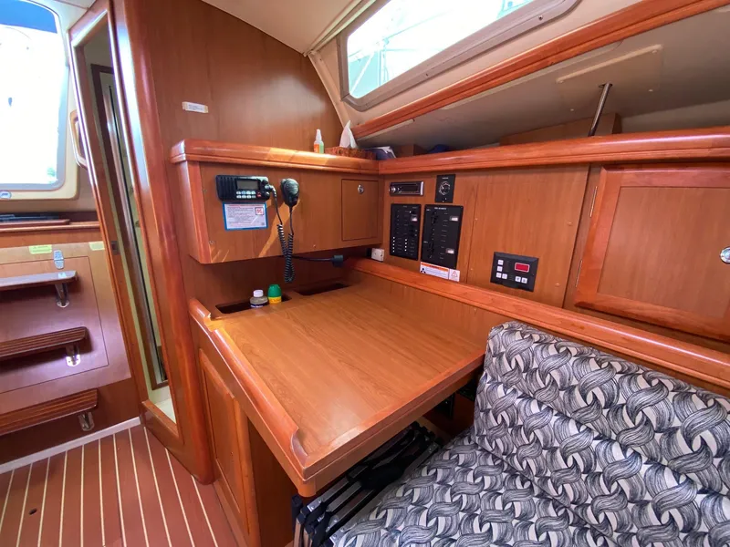 Slide: The Image of 2008 Hunter 36 "Free & Easy" - 42