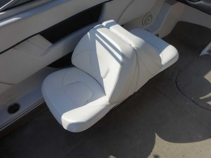 Slide: The Image of Four Winns H210 2010 - 10