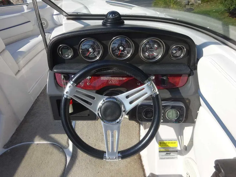 Slide: The Image of Four Winns H210 2010 - 12