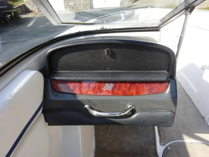 Slide: The Image of Four Winns H210 2010 - 14