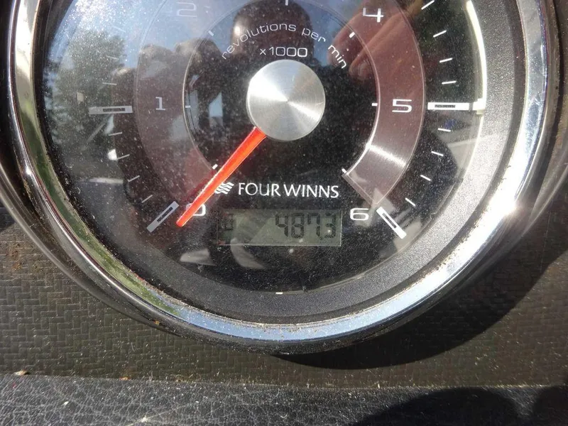 Slide: The Image of Four Winns H210 2010 - 19