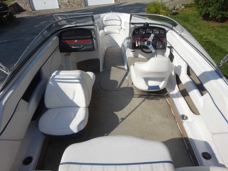 Slide: The Image of Four Winns H210 2010 - 5