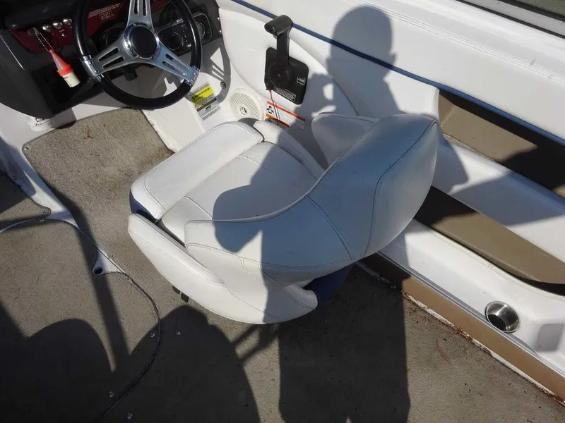 Slide: The Image of Four Winns H210 2010 - 7