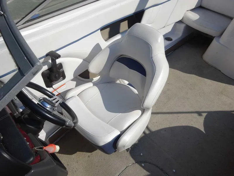 Slide: The Image of Four Winns H210 2010 - 8