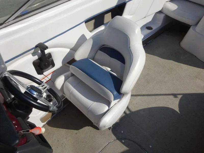 Slide: The Image of Four Winns H210 2010 - 9