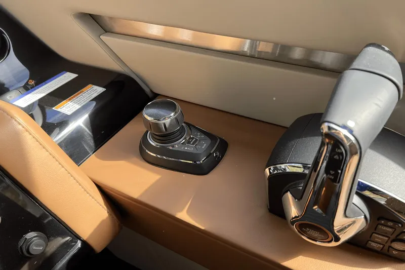 Slide: The Image of Cruisers 42 GLS Outboard 2025 - 28