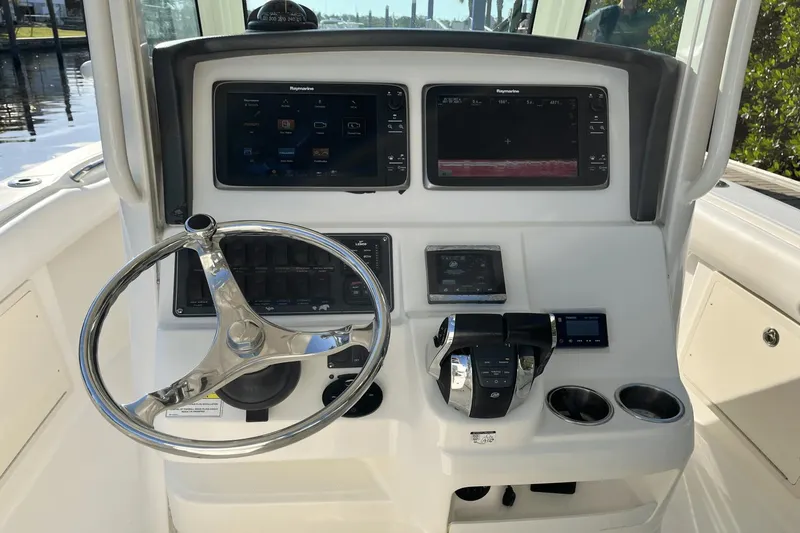 Slide: The Image of Boston Whaler 250 Outrage 2014 - 15