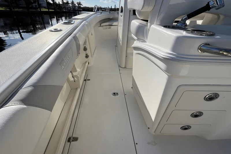 Slide: The Image of Boston Whaler 250 Outrage 2014 - 16