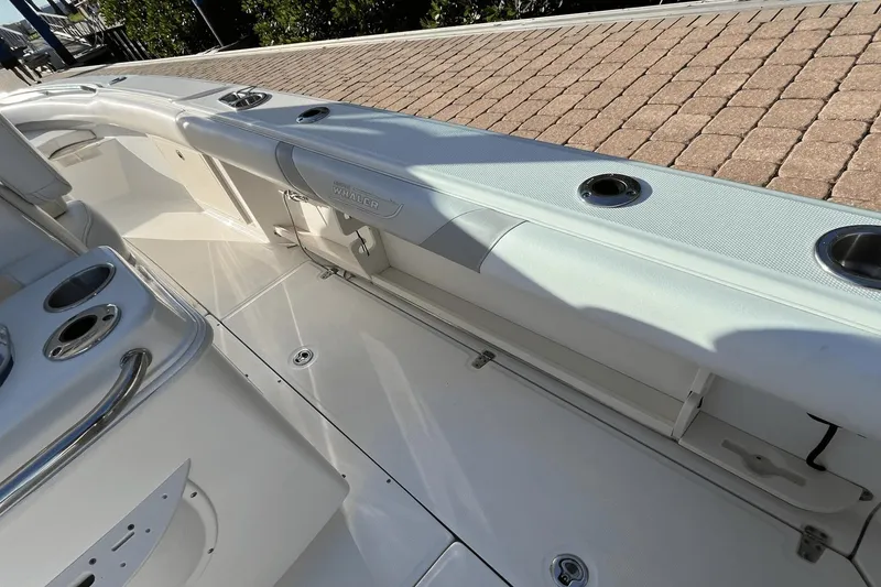 Slide: The Image of Boston Whaler 250 Outrage 2014 - 17