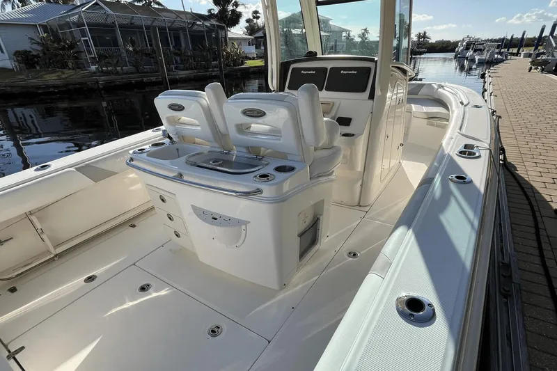 Slide: The Image of Boston Whaler 250 Outrage 2014 - 6