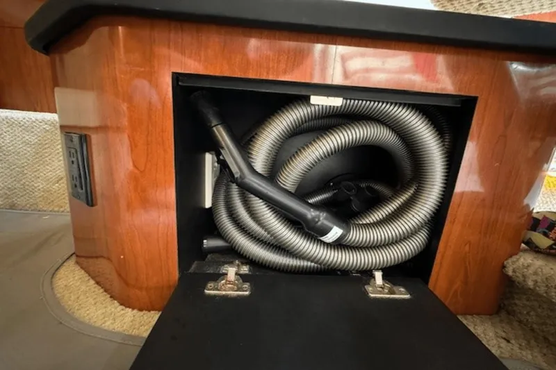 Slide: The Image of Sea Ray 340 Sundancer 2006 - 10