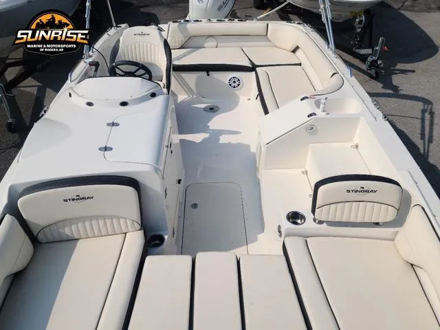 Slide: The Image of Stingray 212 SC 2023 - 11