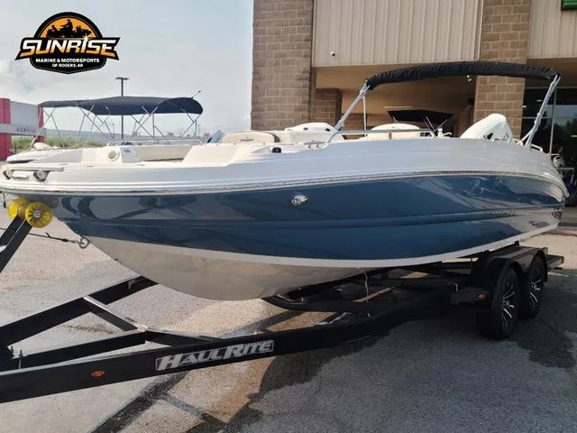 Slide: The Image of Stingray 212 SC 2023 - 12