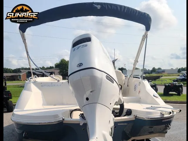 Slide: The Image of Stingray 212 SC 2023 - 17