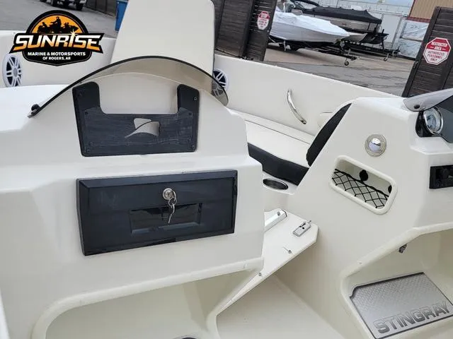 Slide: The Image of Stingray 172SC 2023 - 15