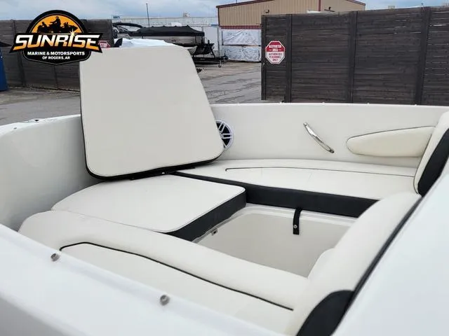 Slide: The Image of Stingray 172SC 2023 - 16