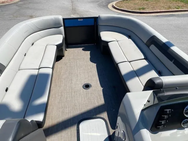 Slide: The Image of 2022 Viaggio Lago S L25S boat with seating, displayed at Sunrise Marine & Motorsports. - 7
