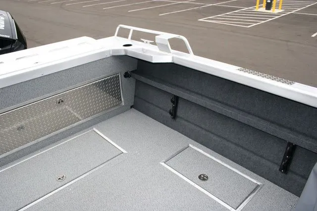 Slide: The Image of Thunder Jet Alexis OS 23' 2025 - 11