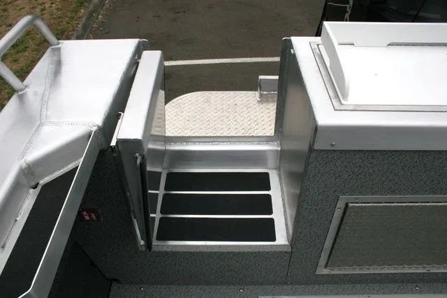 Slide: The Image of Thunder Jet Alexis OS 23' 2025 - 16