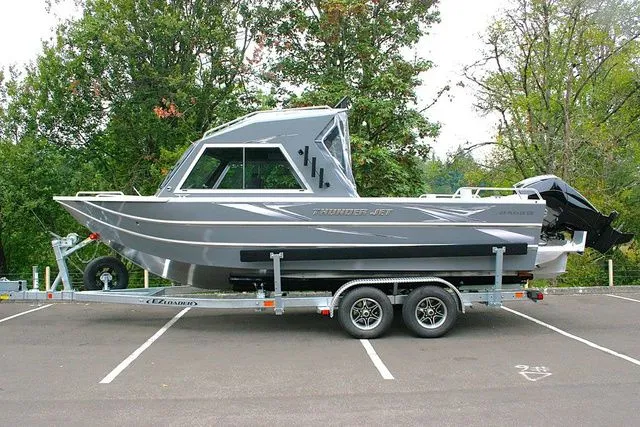 Slide: The Image of Thunder Jet Alexis OS 23' 2025 - 2