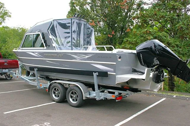 Slide: The Image of Thunder Jet Alexis OS 23' 2025 - 3